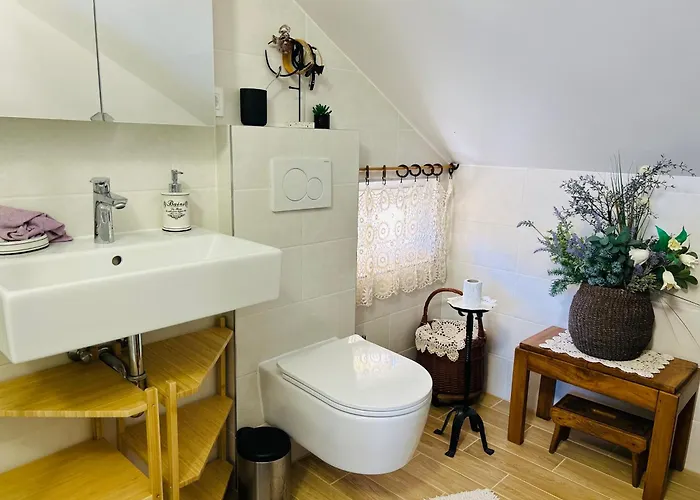 House For Nature Lovers * メドヴォデ